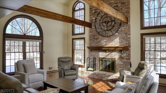 40 Rustic Trl, Raritan Twp., NJ 08822