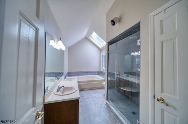 40 Rustic Trl, Raritan Twp., NJ 08822