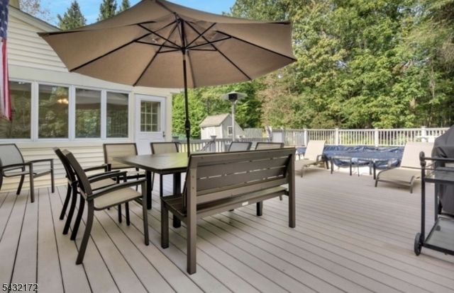 40 Rustic Trl, Raritan Twp., NJ 08822