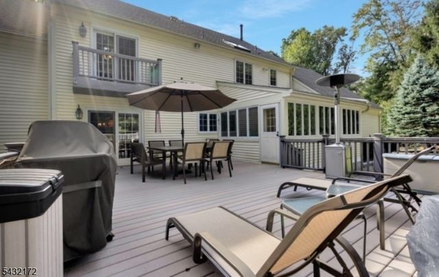 40 Rustic Trl, Raritan Twp., NJ 08822