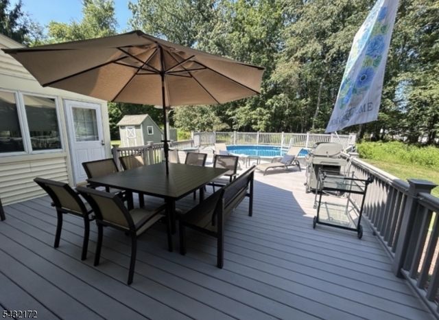 40 Rustic Trl, Raritan Twp., NJ 08822