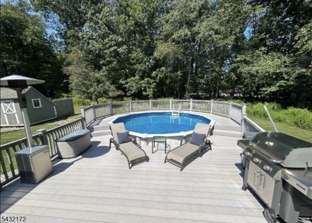 40 Rustic Trl, Raritan Twp., NJ 08822