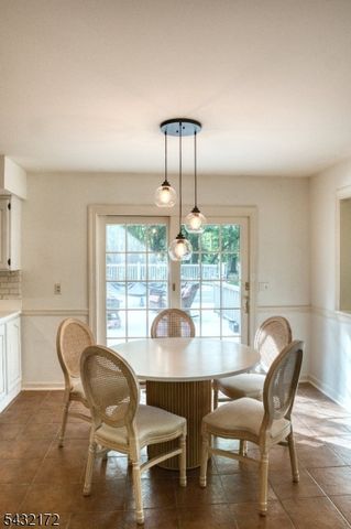 40 Rustic Trl, Raritan Twp., NJ 08822