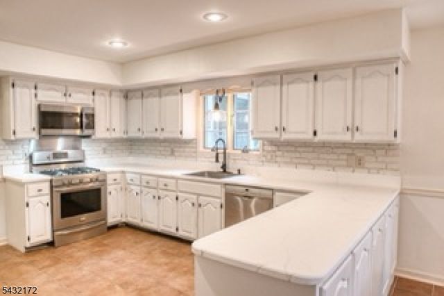 40 Rustic Trl, Raritan Twp., NJ 08822