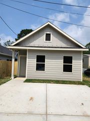 11927 Nelwood, Willis, TX 77318