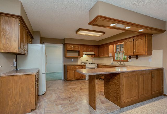 6726 W Dogwood Street, Springfield, MO 65802