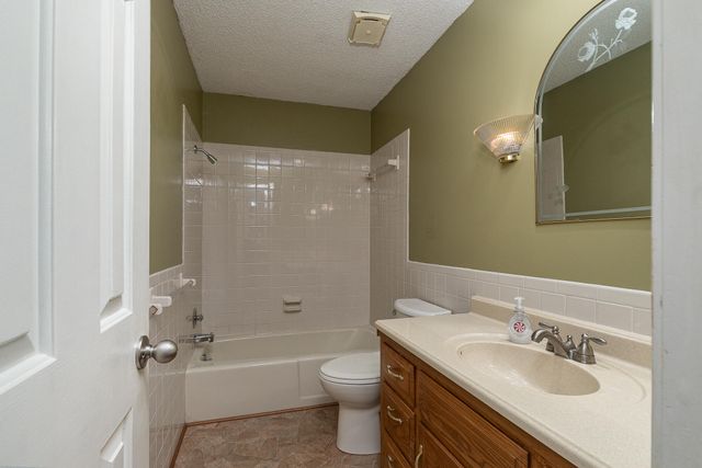 6726 W Dogwood Street, Springfield, MO 65802