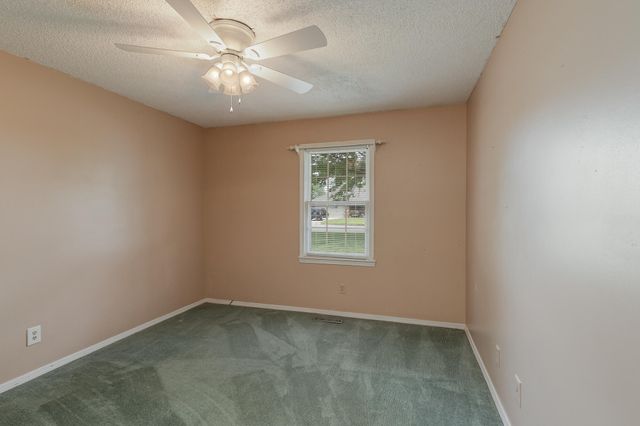 6726 W Dogwood Street, Springfield, MO 65802