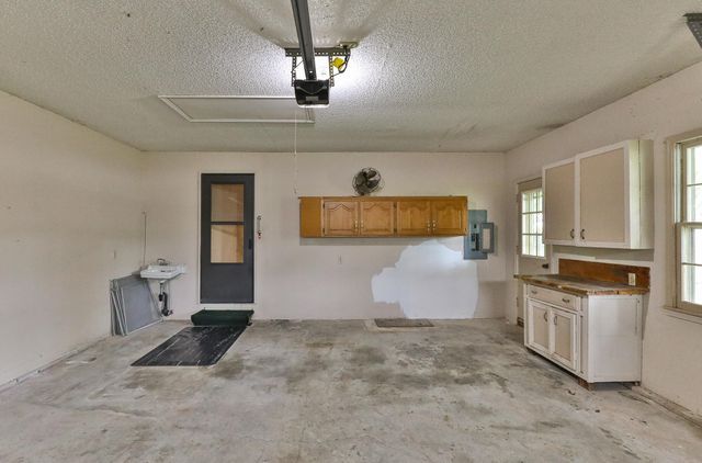 6726 W Dogwood Street, Springfield, MO 65802