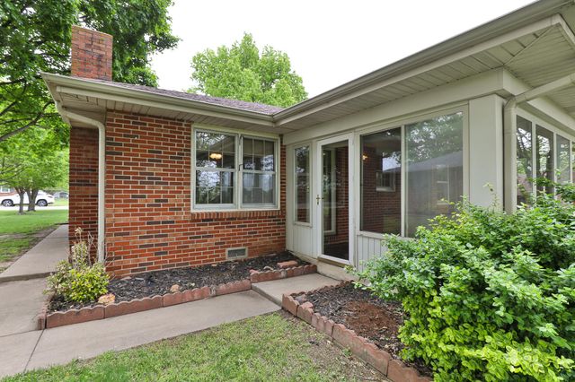 6726 W Dogwood Street, Springfield, MO 65802