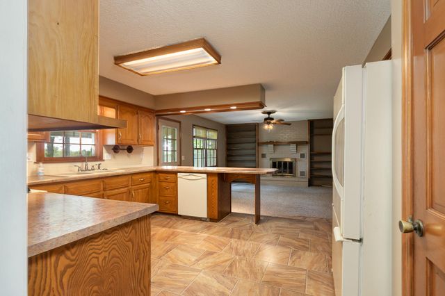 6726 W Dogwood Street, Springfield, MO 65802