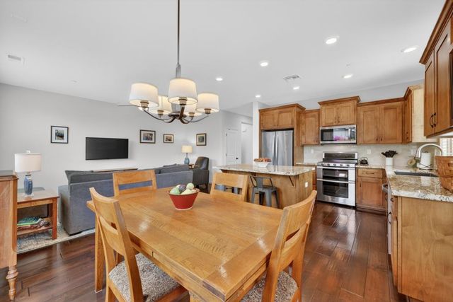 924 Lazy Trail Dr, Rocklin, CA 95765
