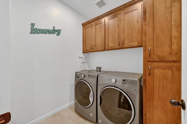 924 Lazy Trail Dr, Rocklin, CA 95765