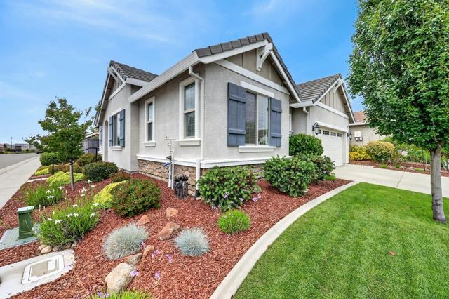 924 Lazy Trail Dr, Rocklin, CA 95765