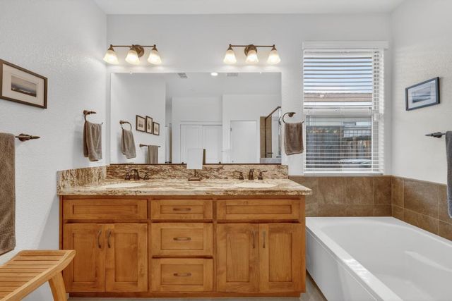 924 Lazy Trail Dr, Rocklin, CA 95765
