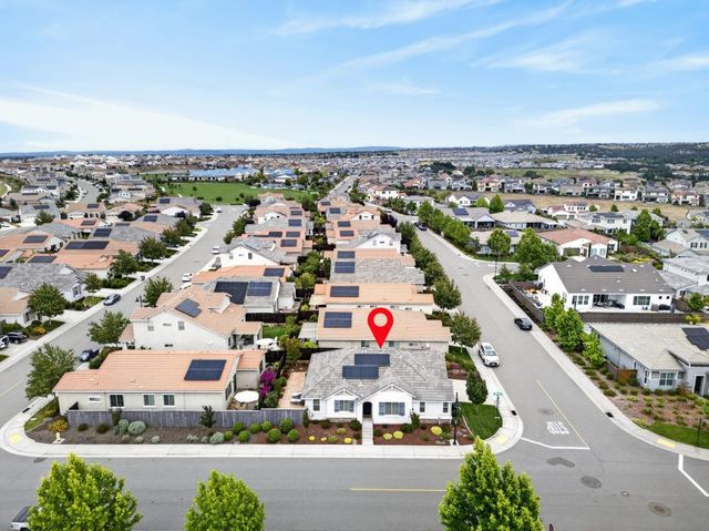 924 Lazy Trail Dr, Rocklin, CA 95765