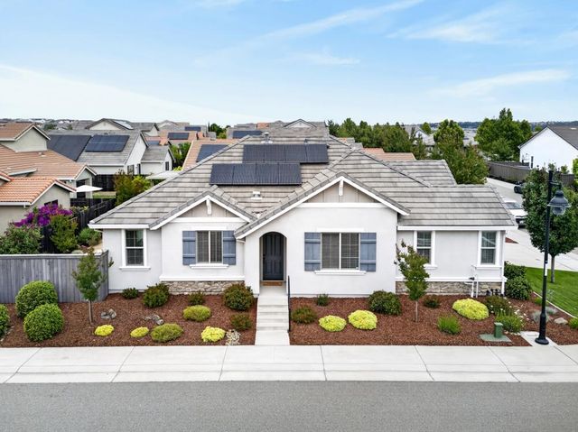 924 Lazy Trail Dr, Rocklin, CA 95765