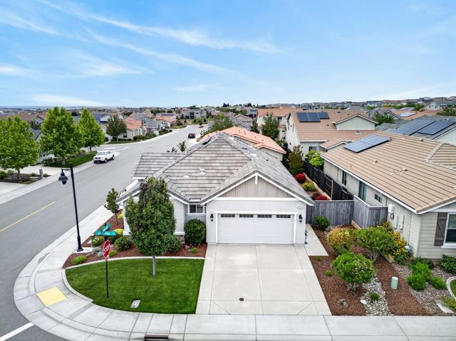 924 Lazy Trail Dr, Rocklin, CA 95765