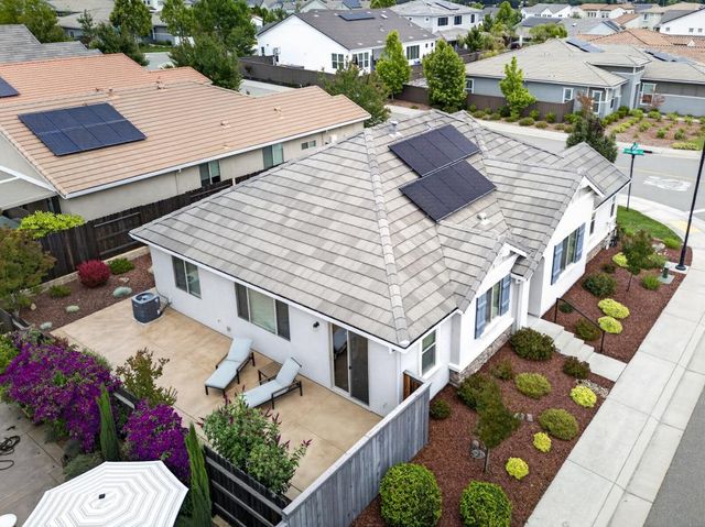 924 Lazy Trail Dr, Rocklin, CA 95765