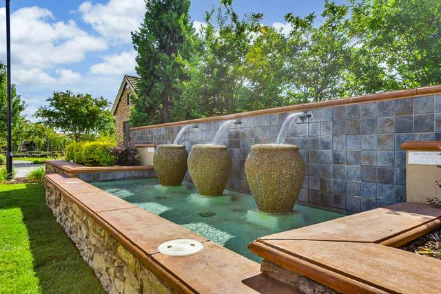 924 Lazy Trail Dr, Rocklin, CA 95765