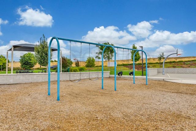 924 Lazy Trail Dr, Rocklin, CA 95765