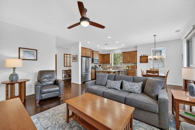 924 Lazy Trail Dr, Rocklin, CA 95765