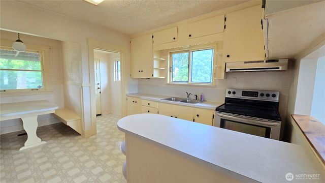 4622 N Defiance Street, Tacoma, WA 98407