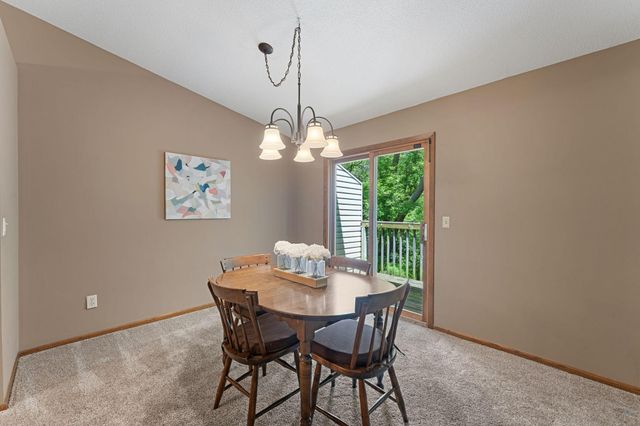 6121 Creek View Trail, Minnetonka, MN 55345