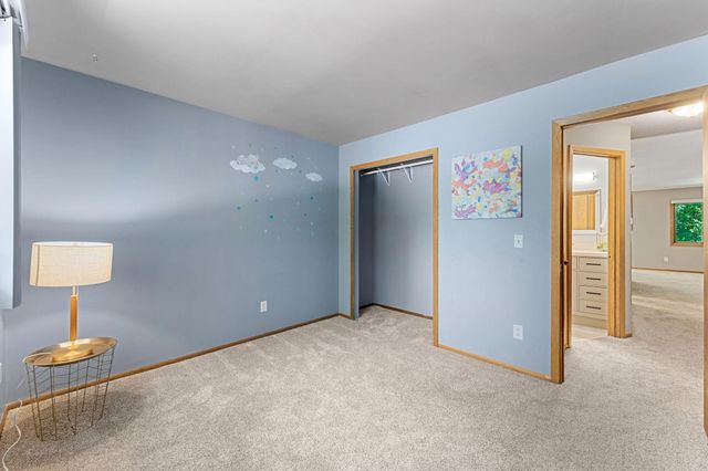 6121 Creek View Trail, Minnetonka, MN 55345