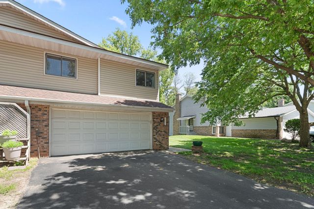 6121 Creek View Trail, Minnetonka, MN 55345
