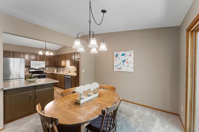 6121 Creek View Trail, Minnetonka, MN 55345