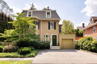9 Laurel St, Newton, MA 02459