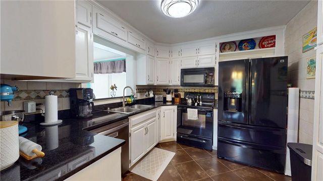 3627 N Walrond Avenue, Kansas City, MO 64117