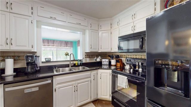 3627 N Walrond Avenue, Kansas City, MO 64117