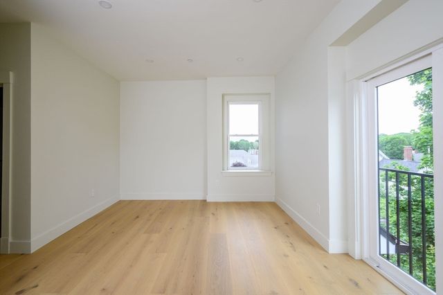 21 Tanglewood Road 2, Boston, MA 02124