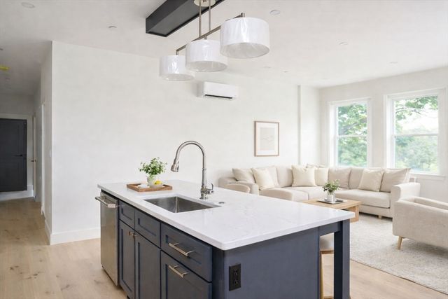 21 Tanglewood Road 2, Boston, MA 02124