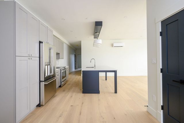 21 Tanglewood Road 2, Boston, MA 02124