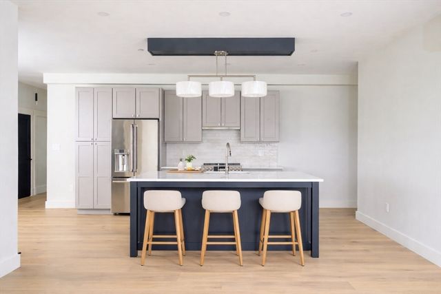 21 Tanglewood Road 2, Boston, MA 02124