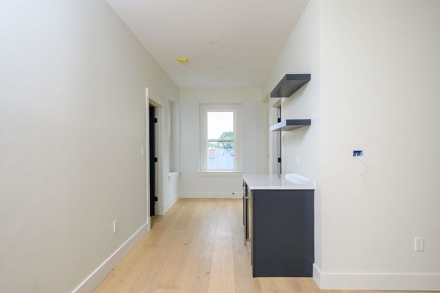 21 Tanglewood Road 2, Boston, MA 02124