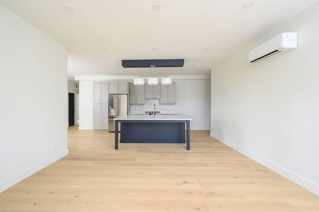 21 Tanglewood Road 2, Boston, MA 02124