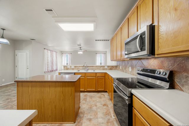 17230 Darien Wing, San Antonio, TX 78247