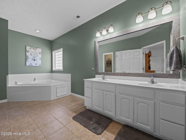 200 E Howard Drive, Jacksonville, NC 28540