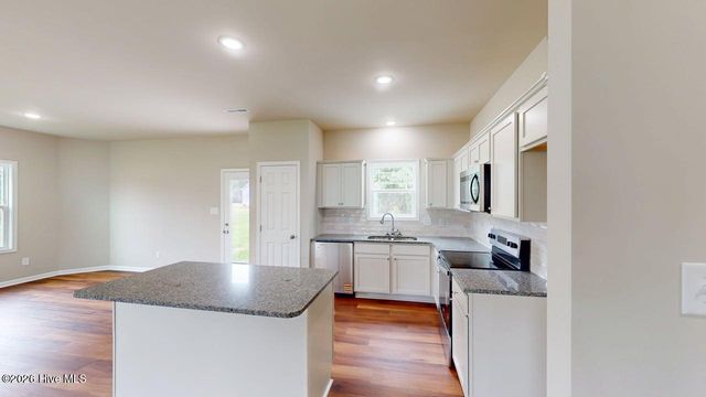 202 Grace'S Farm Road, La Grange, NC 28551
