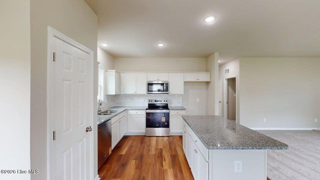 202 Grace'S Farm Road, La Grange, NC 28551