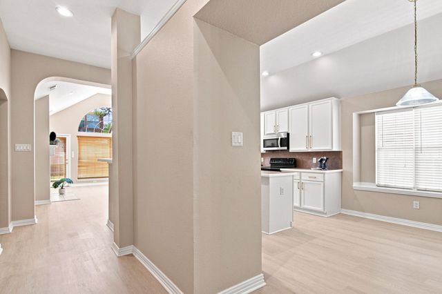 9125 Chardin Park Drive, Fort Worth, TX 76244