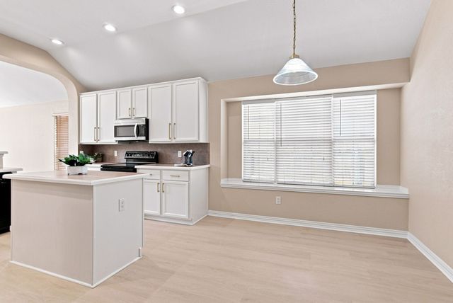 9125 Chardin Park Drive, Fort Worth, TX 76244