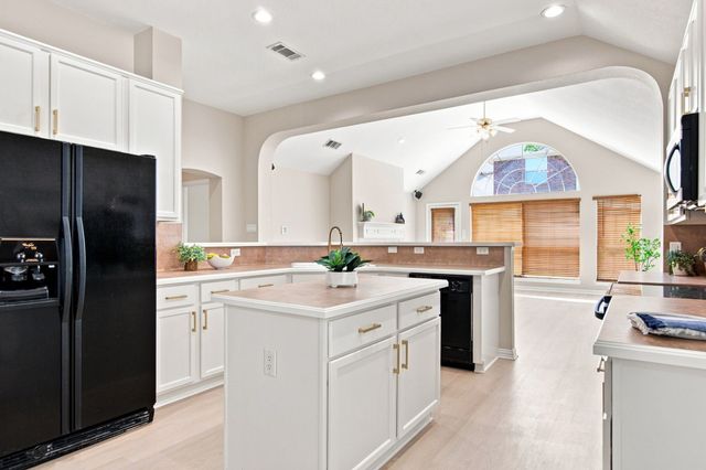 9125 Chardin Park Drive, Fort Worth, TX 76244