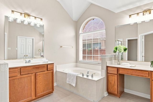 9125 Chardin Park Drive, Fort Worth, TX 76244
