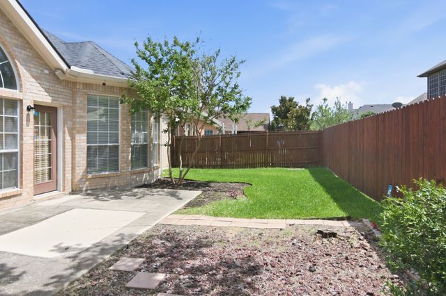 9125 Chardin Park Drive, Fort Worth, TX 76244