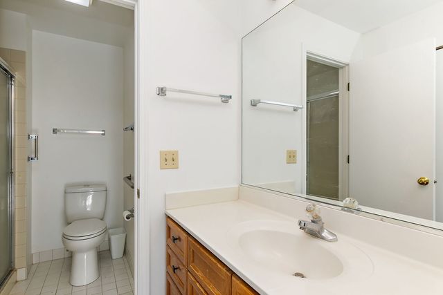 805 Leicester Road 211, Elk Grove Village, IL 60007